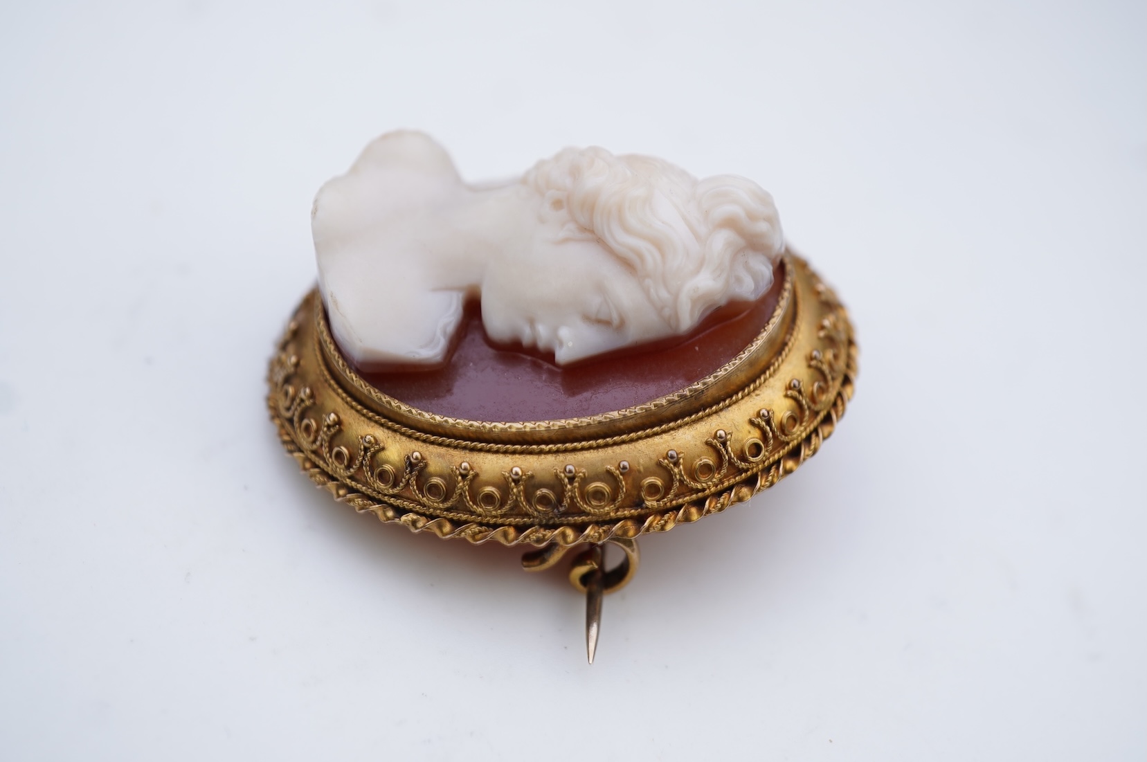 A Victorian agate cameo brooch, second half 19th century
